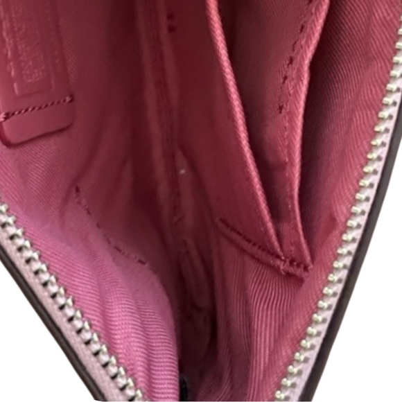 Coach NWOT Storypatch Pink Pebbled Leather Western Rivet Wristlet - Picture 6 of 6